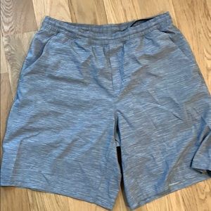 NWOT Lulu Lemon Pace Breaker 9 inch with liner L